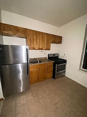 1st image of 8419 19th Ave #4Z
