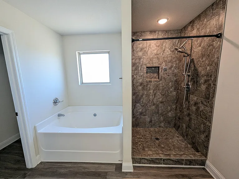 2401 Spur Ln — Photo 21