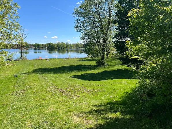 2198 Miles Rd, Lapeer, MI 48446