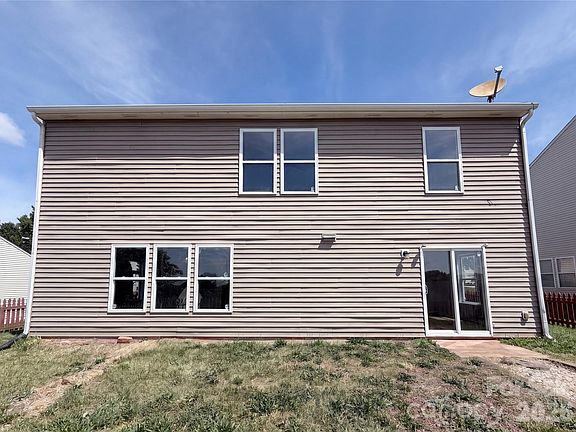 5th image of 185 Boiling Brook Dr