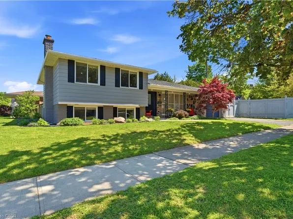 82 Stoney Brook Dr, Hamilton, ON L8G 3V6
