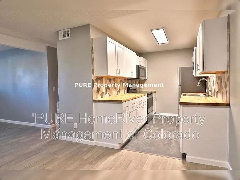 3 bed, 2.0 bath, 924 sqft, $1,725 — Photo 4