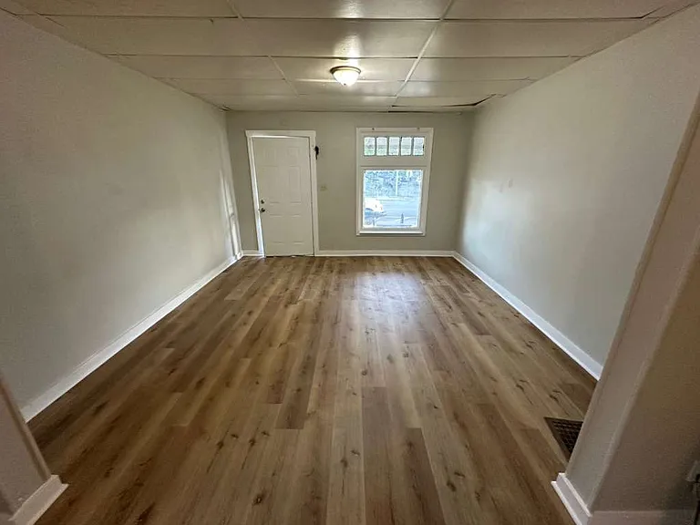 2704 E New York St — Photo 2