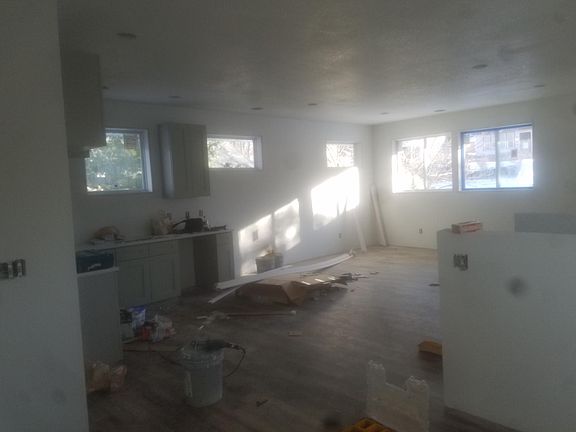 2nd image of 211 Belvidere St E