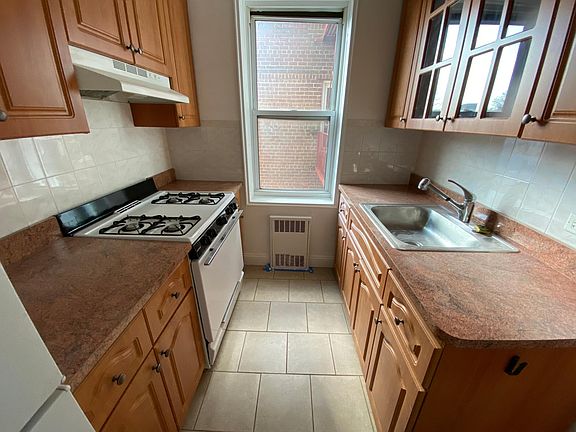 4th image of 14325 84th Dr APT 5A