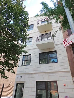 Rented by Perry Associates NYC Inc | media 33