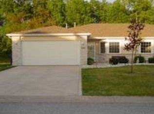 307 Carnation St NE, Demotte, IN 46310