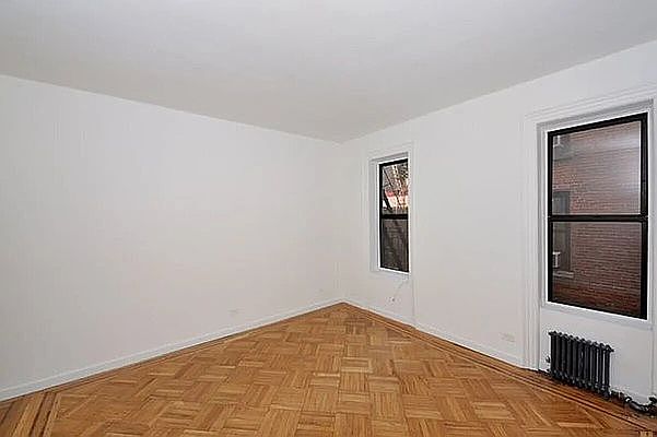 1st image of 82 Washington Pl APT 1F