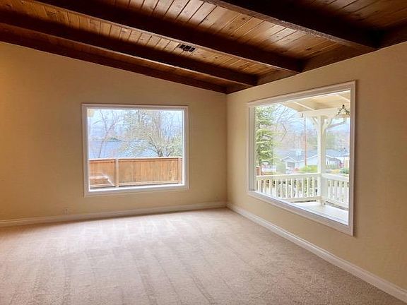 4th image of 1031 Park St