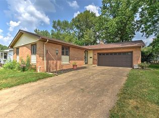 216 Dover Dr, Decatur, IL 62521