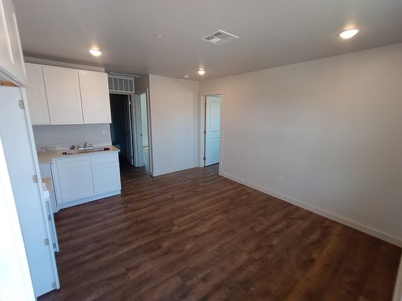 4th image of 3809 S Hudson Ave APT 1
