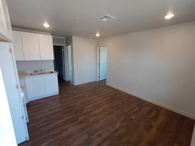 3809 S Hudson Ave #1 — Photo 4