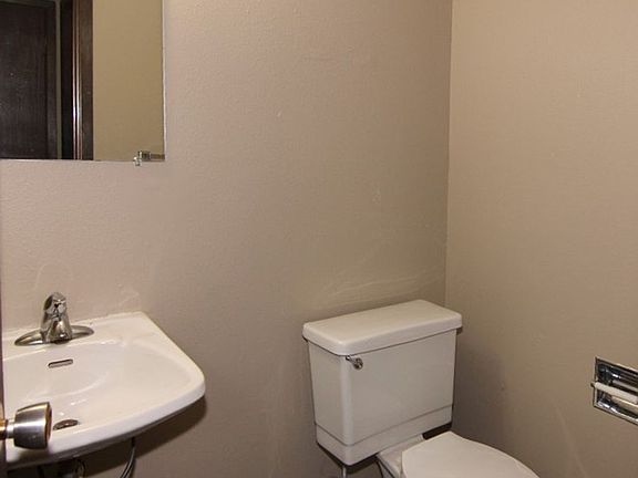 5th image of 508 5th St