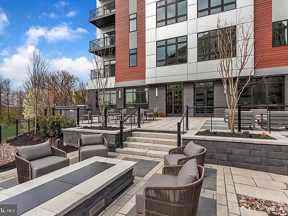4th image of 575 S Goddard Blvd #512