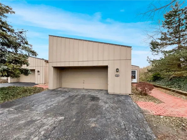 649 Tampico Ct, Berea, OH 44017