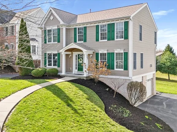 1003 Fieldstone Dr, Canonsburg, PA 15317