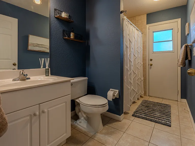 4728 SW 24th Ave — Photo 25