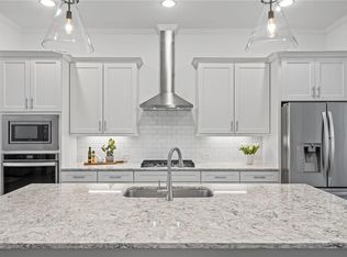 15 Lochurst Ln, Roswell, GA 30076