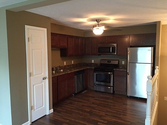 2nd image of 654 Swan Dr