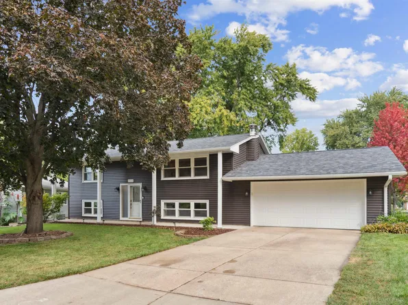 3026 San Salvador Dr, Waterloo, IA 50702