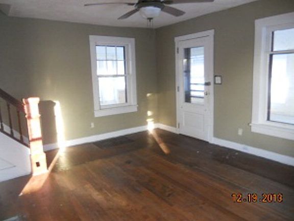 4th image of 521 E Main St