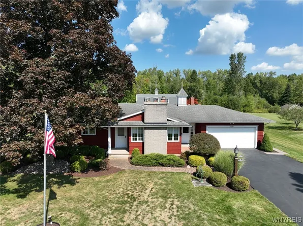 8580 Stahley Rd, East Amherst, NY 14051