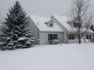 4266 60th St, Holland, MI 49423