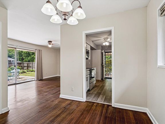 5th image of 1601 Delmont Rd