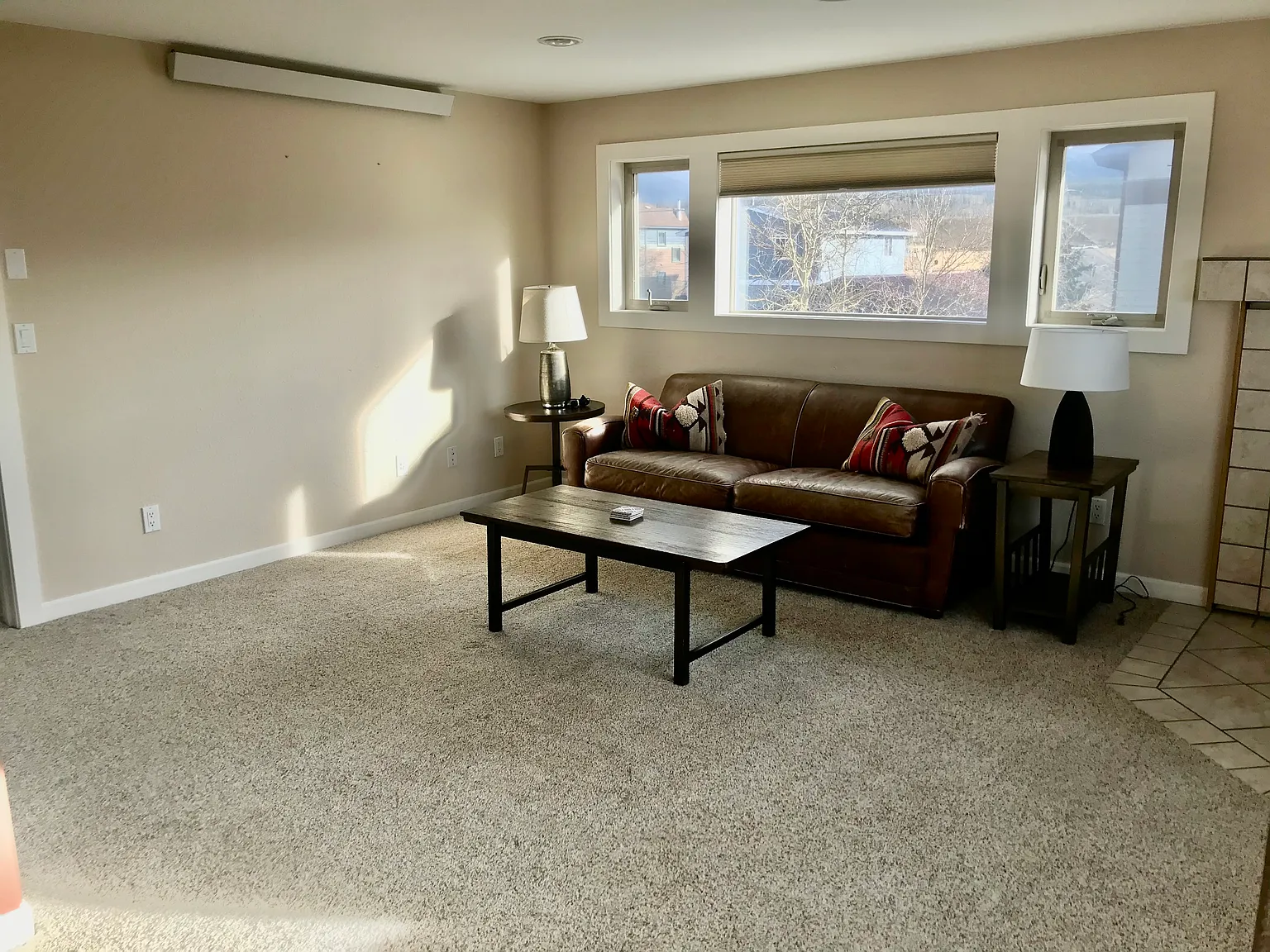 2 bed, 729 sqft, $2,400 — Photo 2