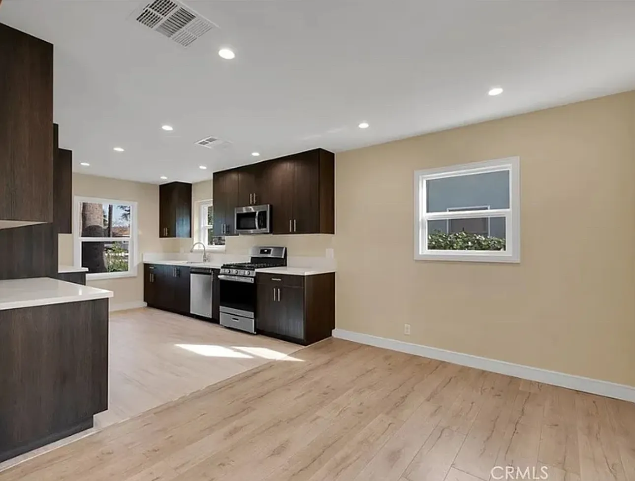3 bed, 1250 sqft, $3,750 — Photo 4