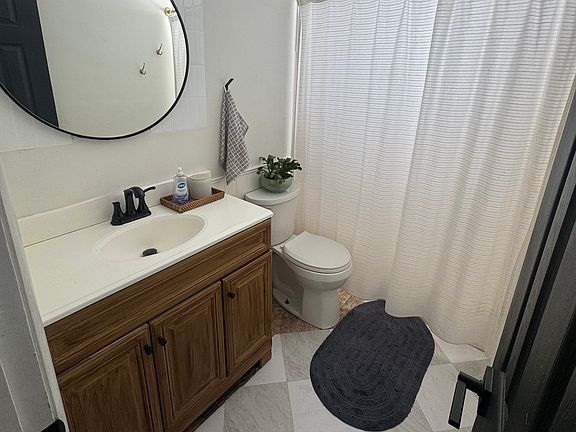 2nd image of 10 Meadow Ln