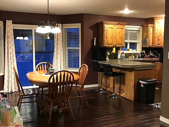3rd image of 3000 Shawna Ct