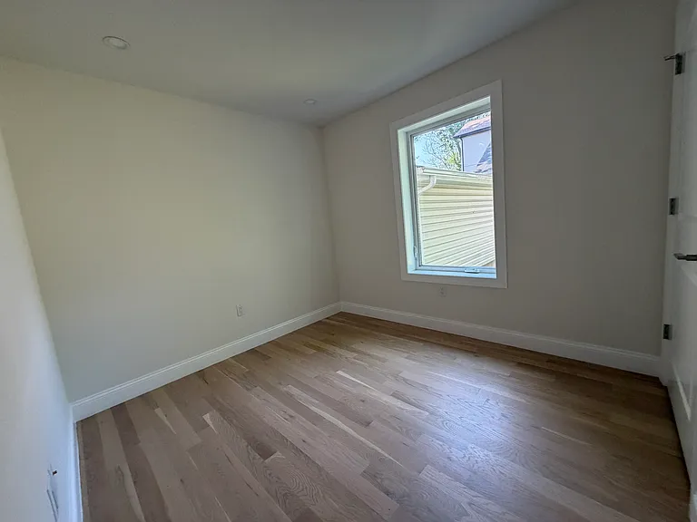 262 Maine Ave #2 — Photo 5