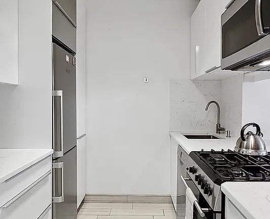 2nd image of 200 E 89th St APT 25D
