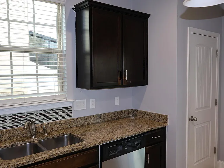 1328 Lowenstein St — Photo 13