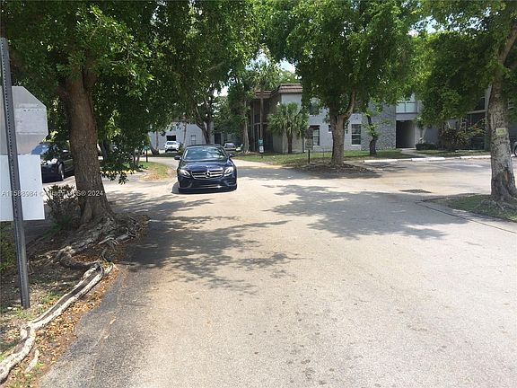 2nd image of 10353 N Kendall Dr APT Bb1