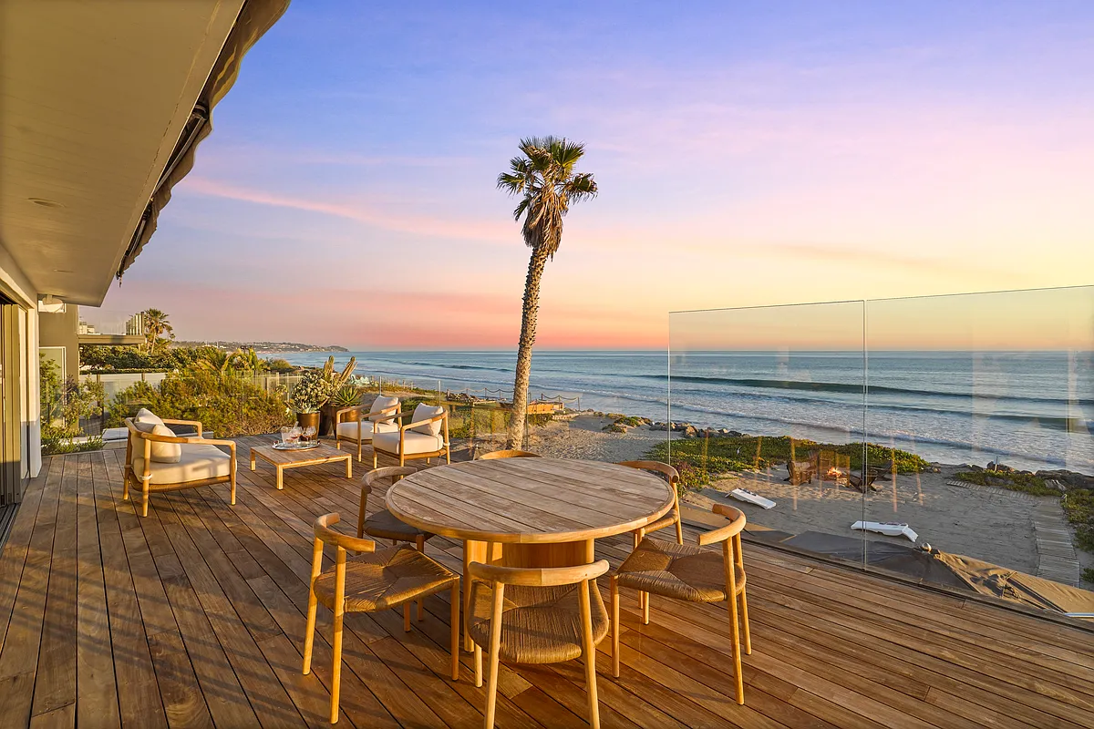 A private escape with endless views and refined coastal living. - 31228 Broad Beach Rd