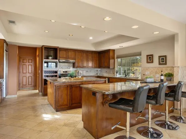 10059 Boulder Knolls Dr, Escondido, CA 92026