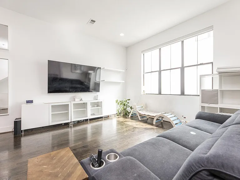 608 Middle St #E — Photo 8