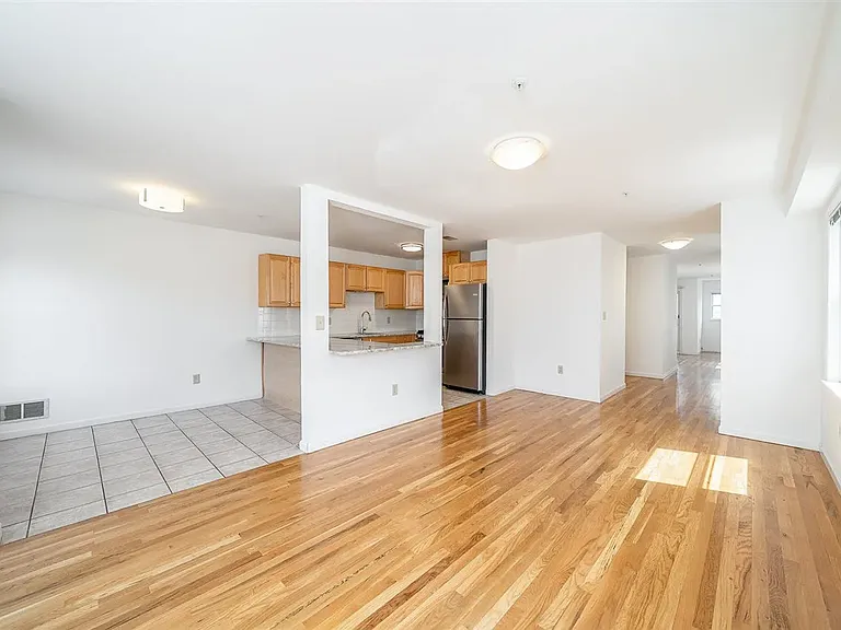 39 Hamilton Ave #C — Photo 11
