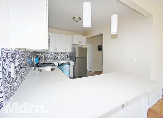 Rented by Mdrn Residential | media 6