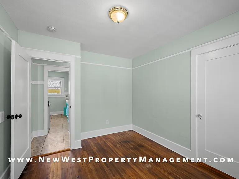 2417 Market St — Photo 29