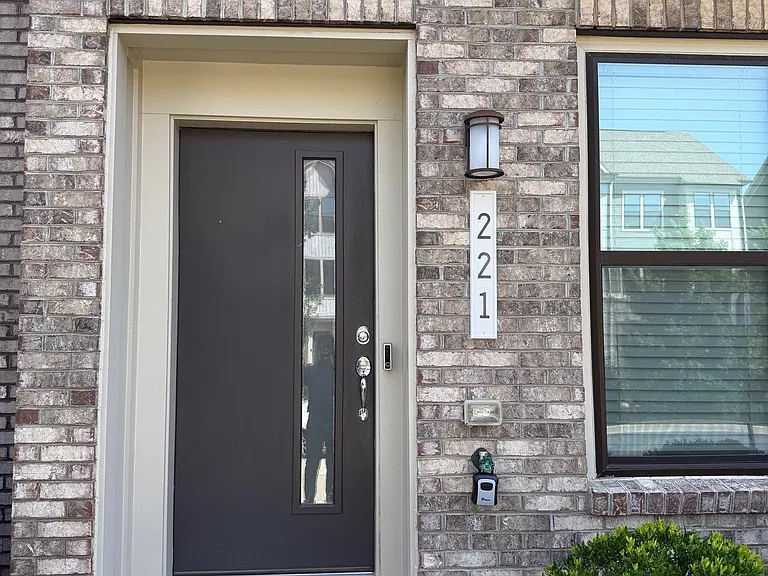 221 Narrowleaf Way — Photo 5