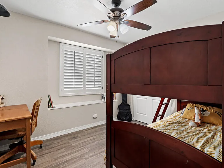 2037 Shreya St — Photo 27
