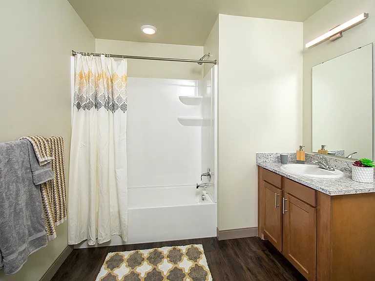 Residences at Maple Glen — Photo 11