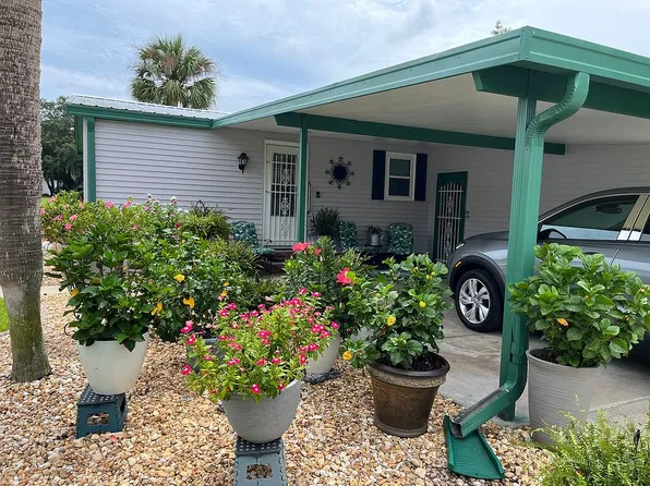 1621 Cypress Point, Lady Lake, FL 32159