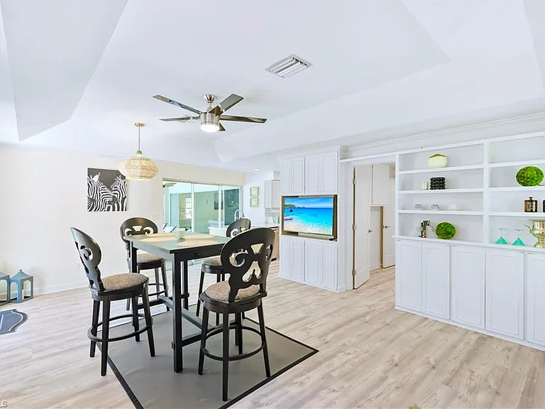 2125 Marina Dr — Photo 17
