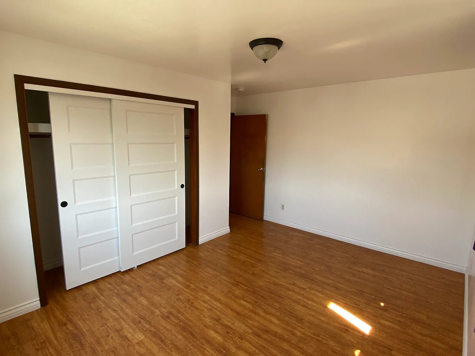 3 bed, 1000 sqft, $2,800 — Photo 4