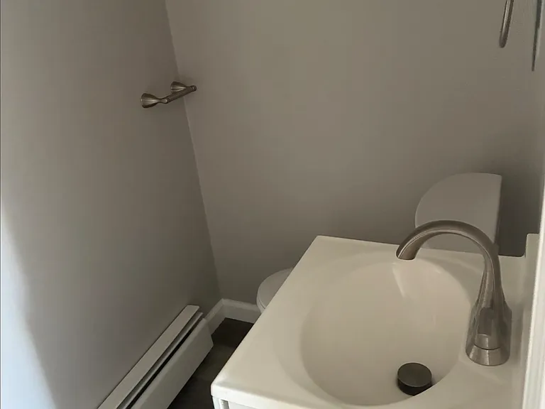 725 E Monroe St #7 — Photo 3