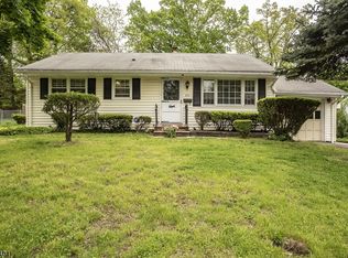 631 Warfield Rd, North Plainfield, NJ 07063